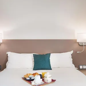 3* Hotel Courcelles Mederic