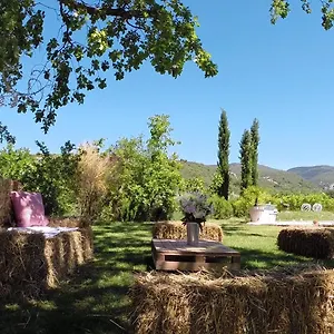 La Fontaine Des Noyers Hébergement de vacances Saint-Saturnin-lès-Apt