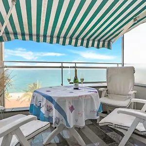 https://la-prom-un-trois-pices-vue-mer.fr-provencehotel.com