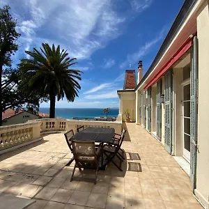 Magnifique D'époque Avec Vue 4 Personnes Avec Terrasse Le Port Appartement Nice
