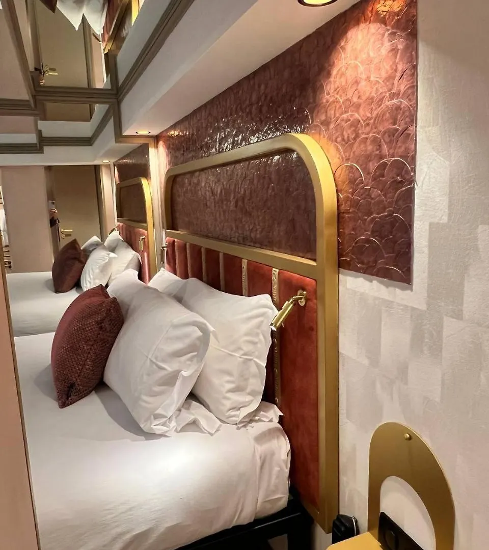 Hotel Du Cadran Paris 4*,